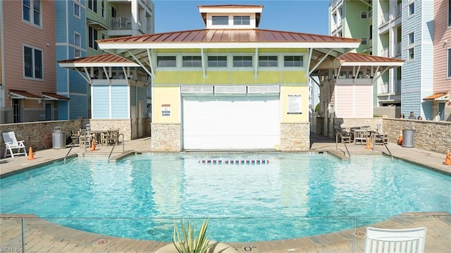 view of swimming pool