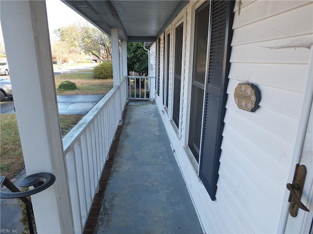 view of patio / terrace with covered porch