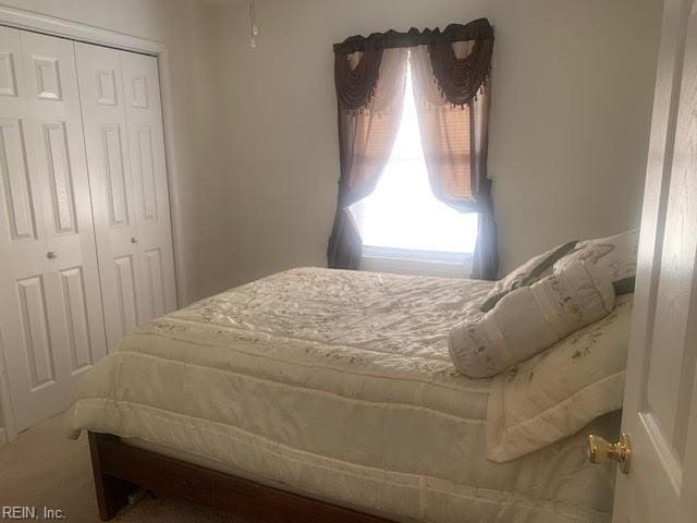 bedroom featuring a closet