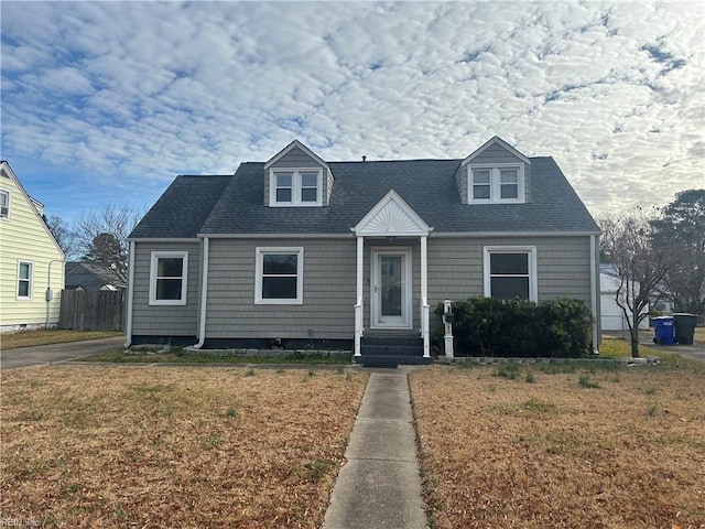 view of front of house featuring a front lawn