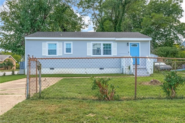 view of front of house featuring a front yard