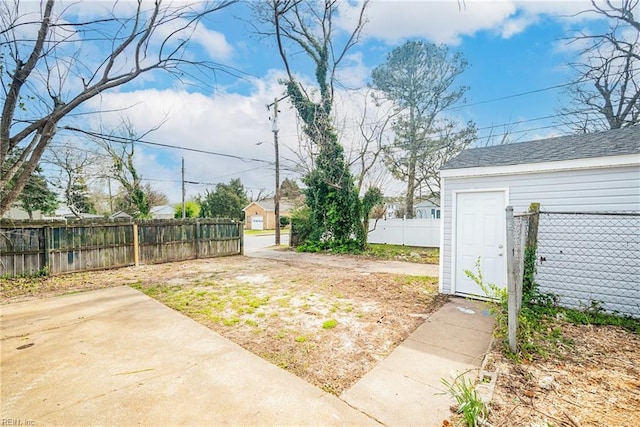 view of yard with a patio area