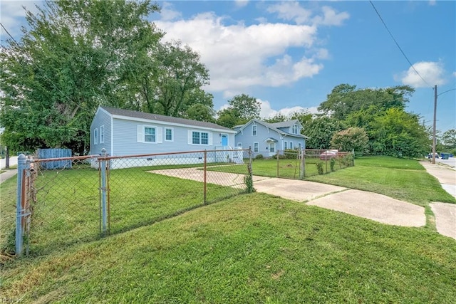 view of front of home featuring a front lawn