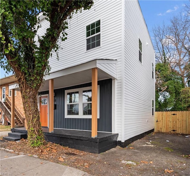 view of front of house with covered porch