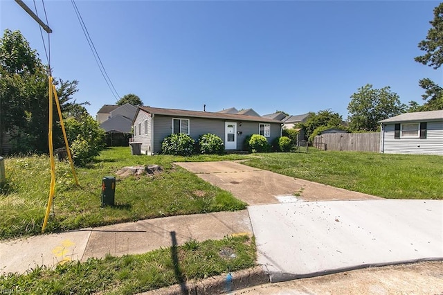 view of front of house featuring a front yard