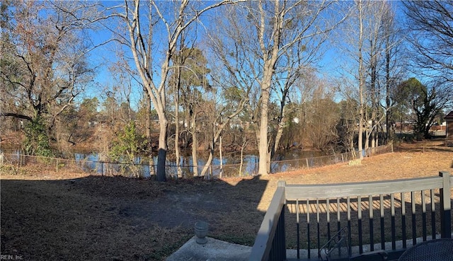 view of yard featuring a water view