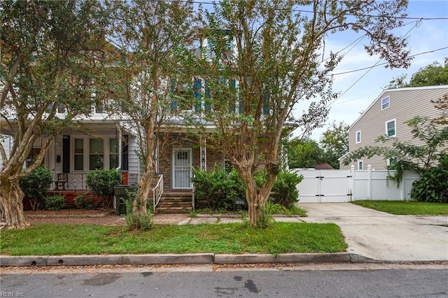 view of front of home featuring a porch