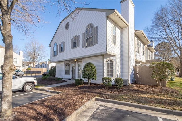 view of front of property