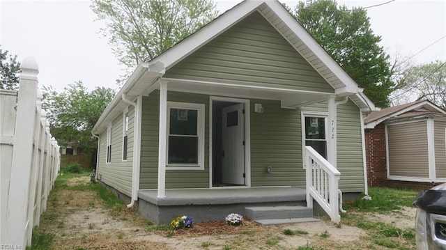 view of front of property featuring a porch