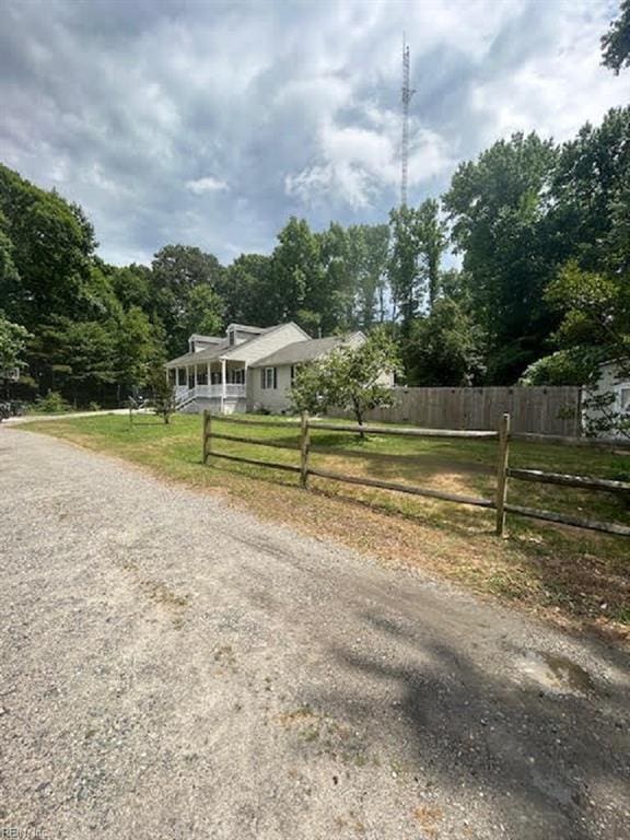 view of front of property