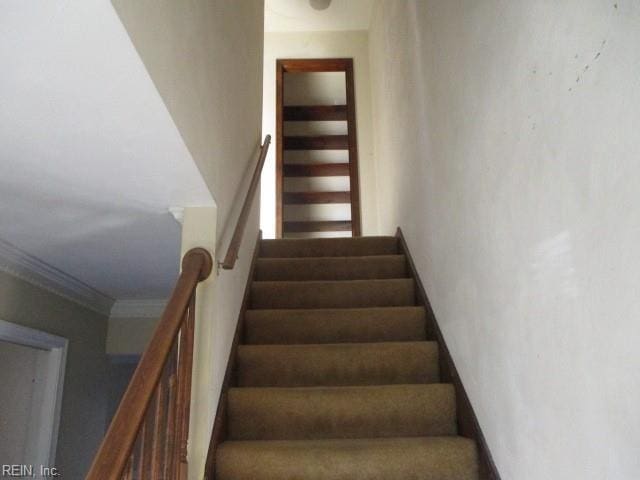 stairway with ornamental molding