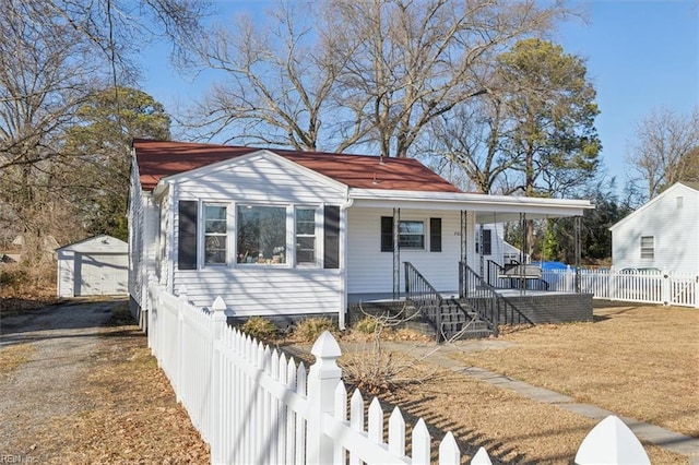 view of front of property featuring covered porch