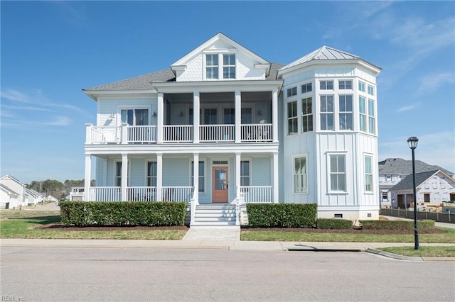 view of front of property with a porch