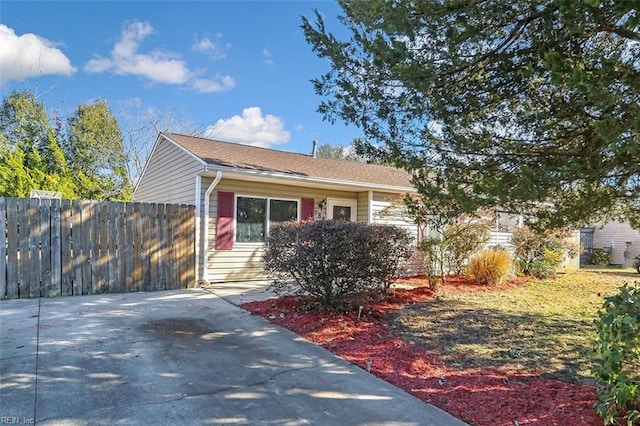 view of front of property