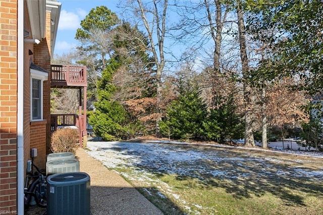 view of yard featuring central AC unit