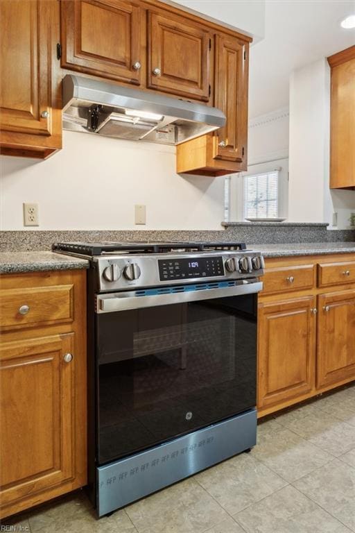 kitchen featuring stainless steel stove