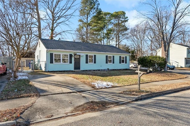 view of front of home with a front lawn