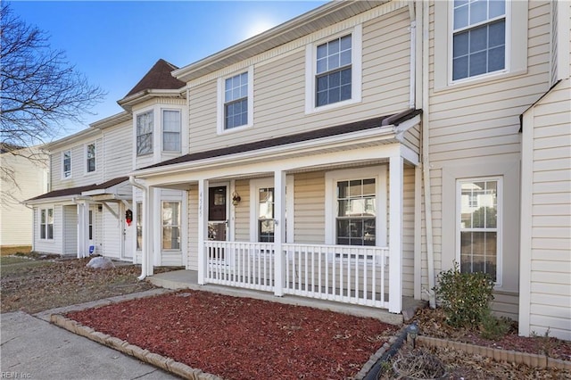 view of front of home with covered porch