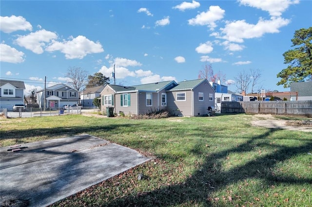 view of yard featuring a patio area