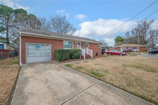 view of front of home featuring a front lawn