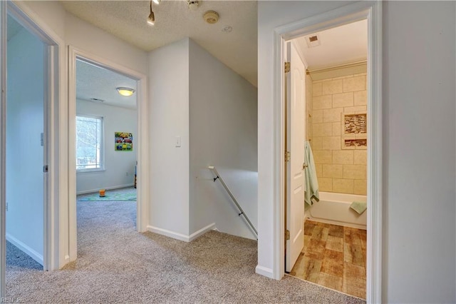 bathroom with bathtub / shower combination