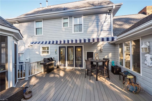 deck with grilling area