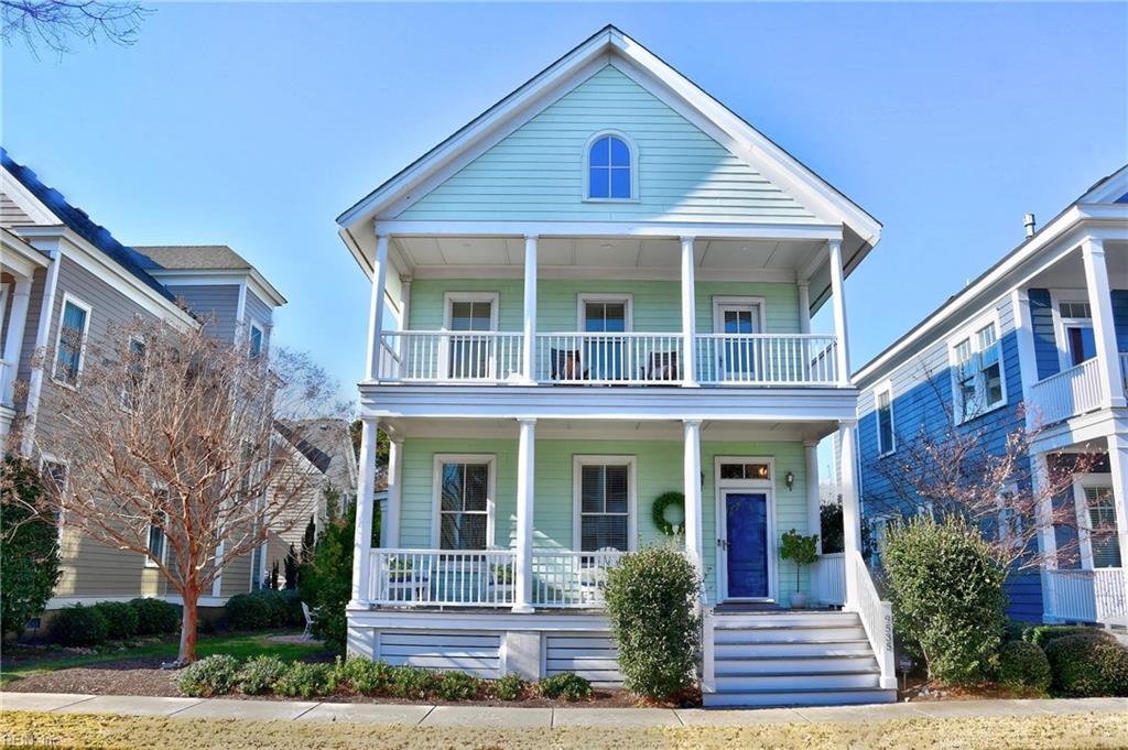 view of front of house with a balcony