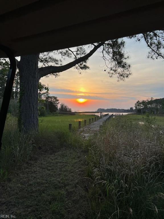 901 Circle Dr, Port Haywood, VA 23138 - water view