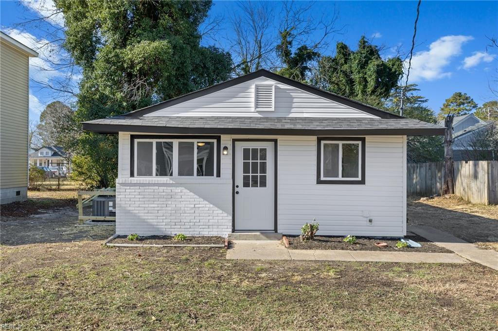 bungalow with central air condition unit