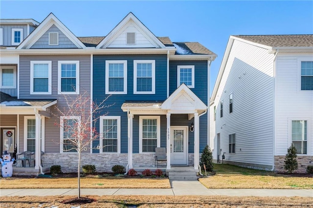 view of front of home featuring a porch