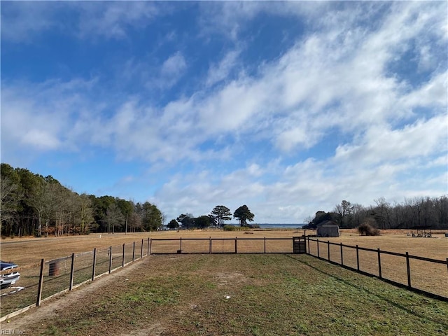 view of yard featuring a rural view