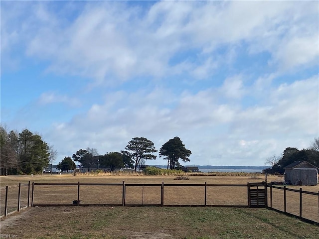 view of yard featuring a rural view