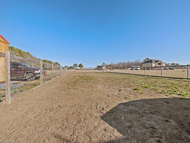 view of yard featuring a rural view