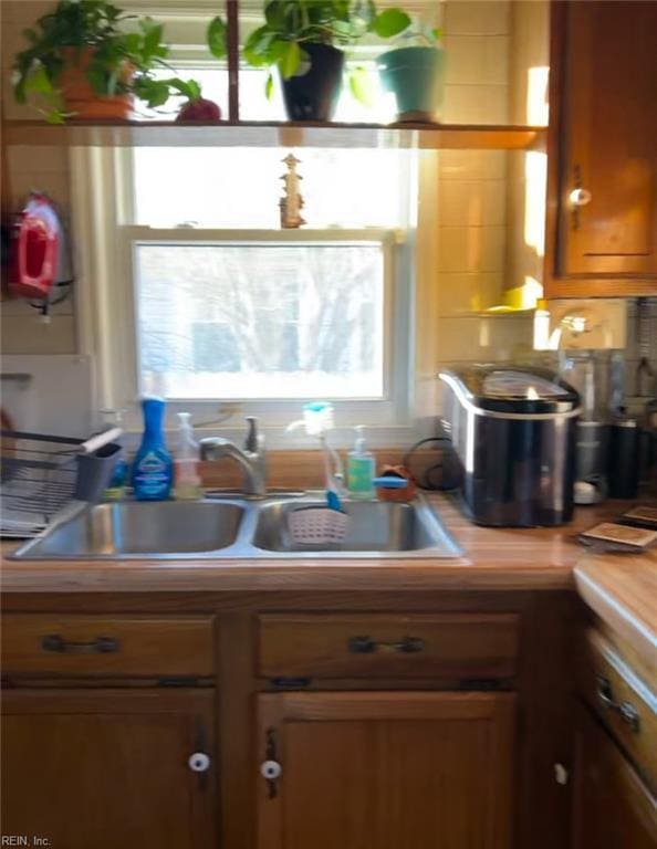 kitchen featuring sink