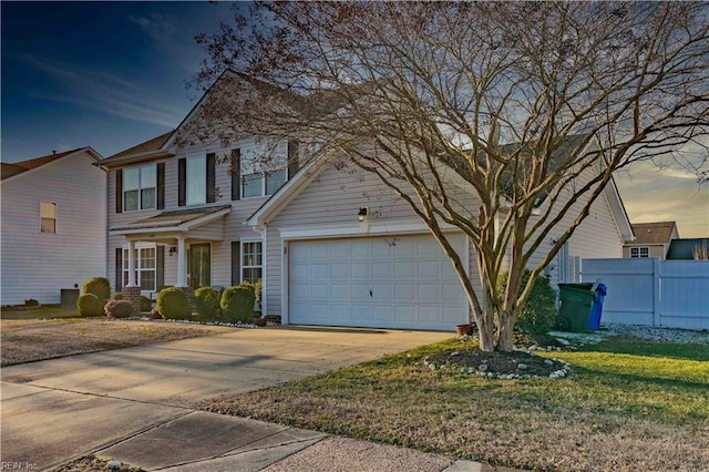 view of front of home featuring a lawn