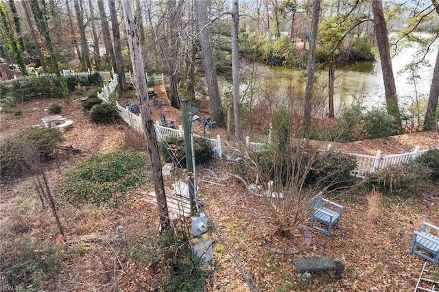 view of yard featuring a water view