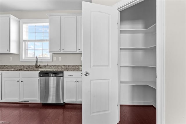 pantry with sink