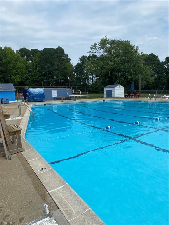 view of swimming pool