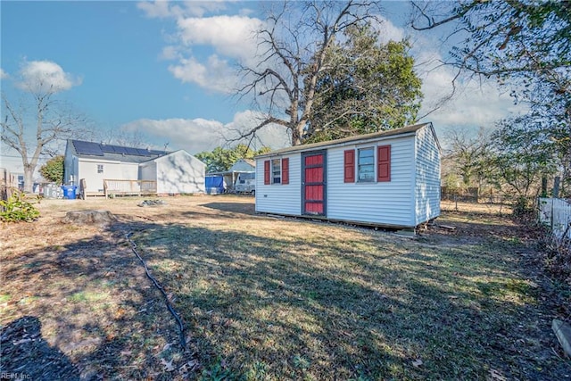 view of yard featuring a storage shed