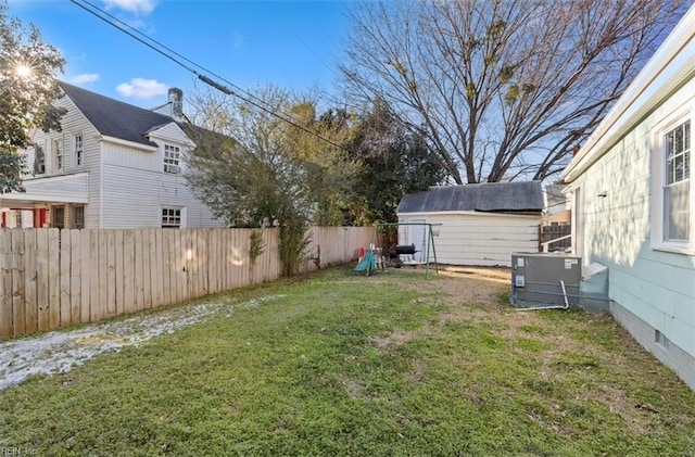 view of yard featuring central AC