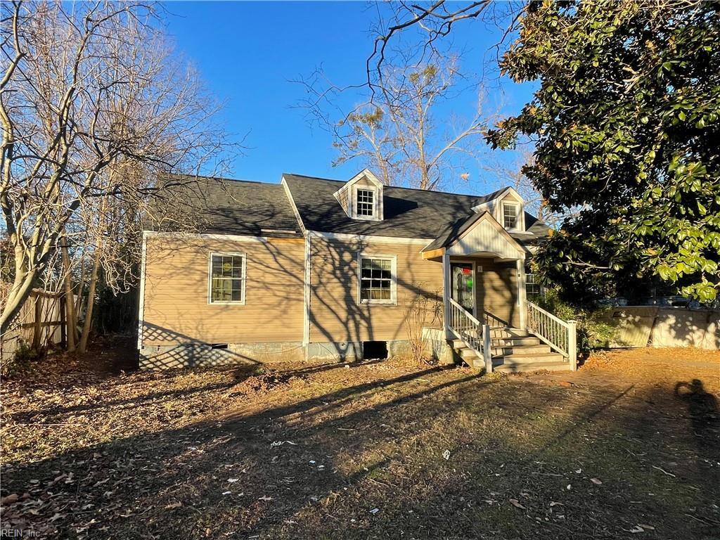 view of cape cod home