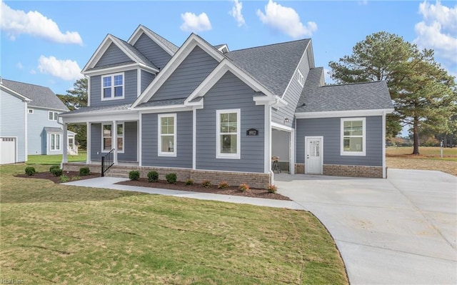 craftsman-style house featuring a front yard and a porch