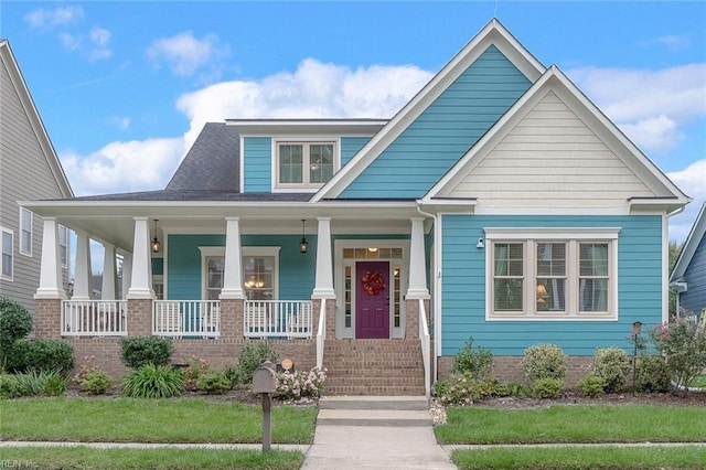 craftsman-style home with a porch