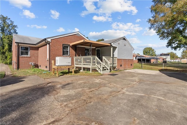 view of front of property with covered porch