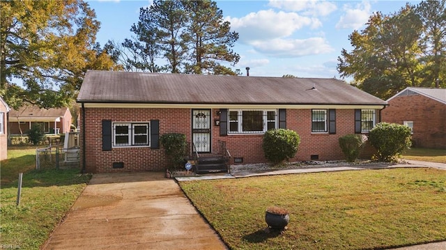 view of front of property with a front yard