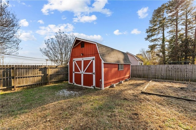 view of outdoor structure with a yard