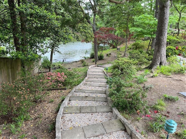 view of yard featuring a water view