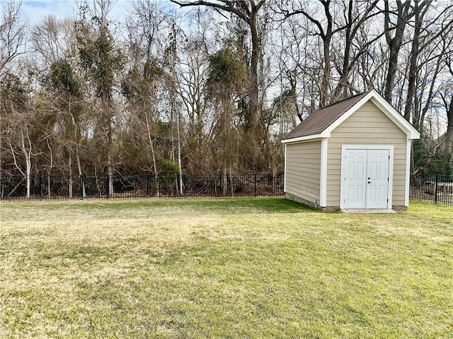 view of yard with a storage shed