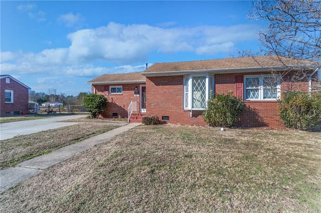 view of front of property with a front yard