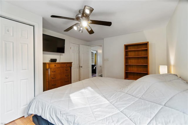 bedroom featuring ceiling fan